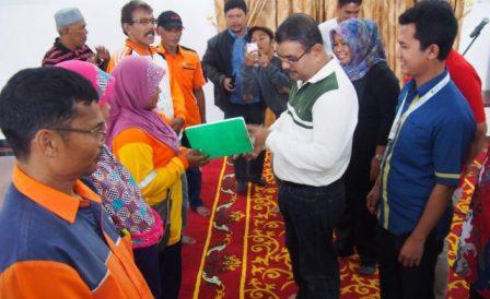 Bank Mandiri Berikan BPJS Untuk 250 Petugas Kebersihan Karimun